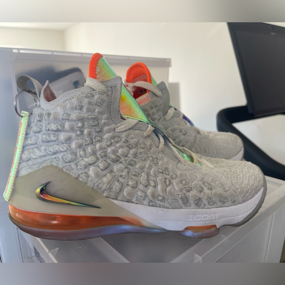 Nike Lebron 17 Future Air - 6Y